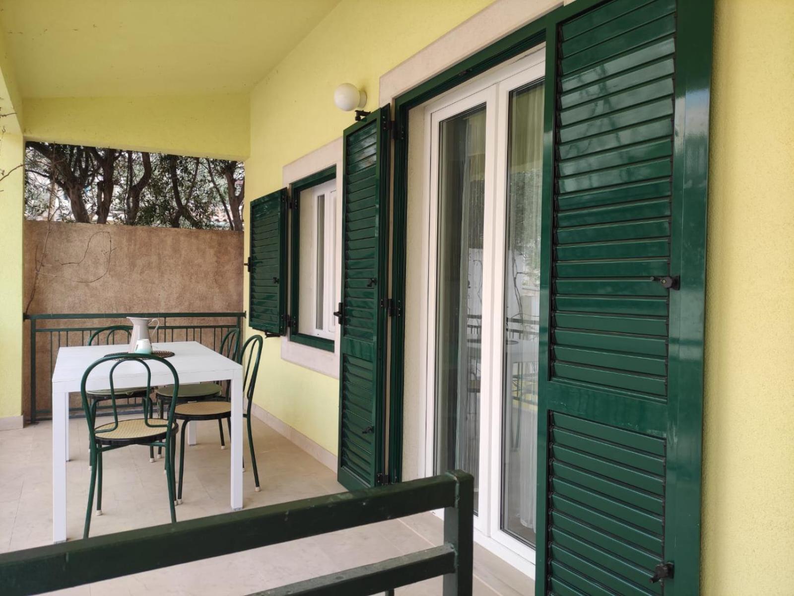 Apartments Marcic Bol Exterior photo