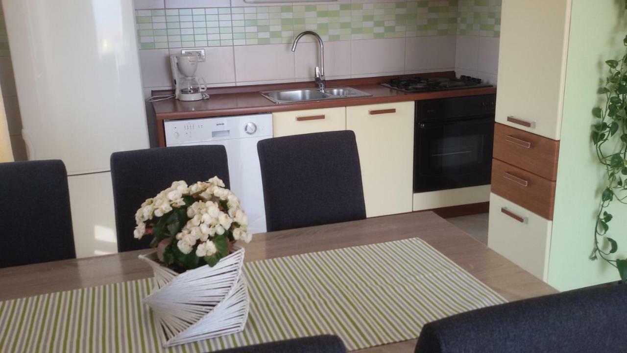 Apartments Marcic Bol Exterior photo