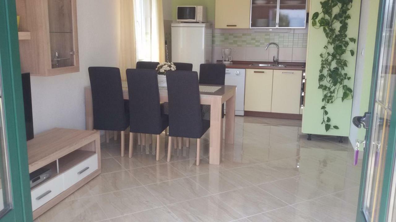 Apartments Marcic Bol Exterior photo