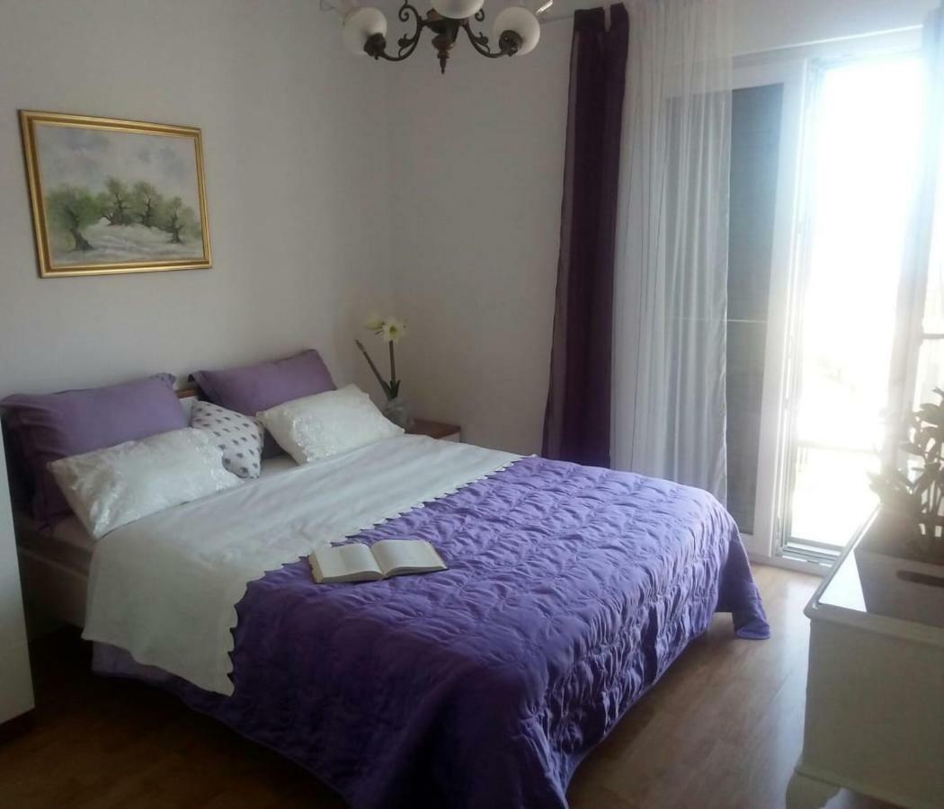 Apartments Marcic Bol Exterior photo