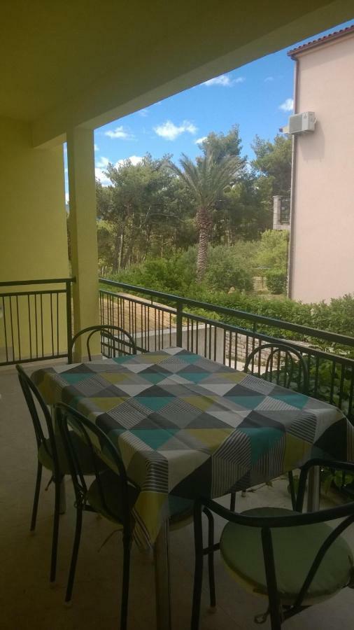Apartments Marcic Bol Exterior photo